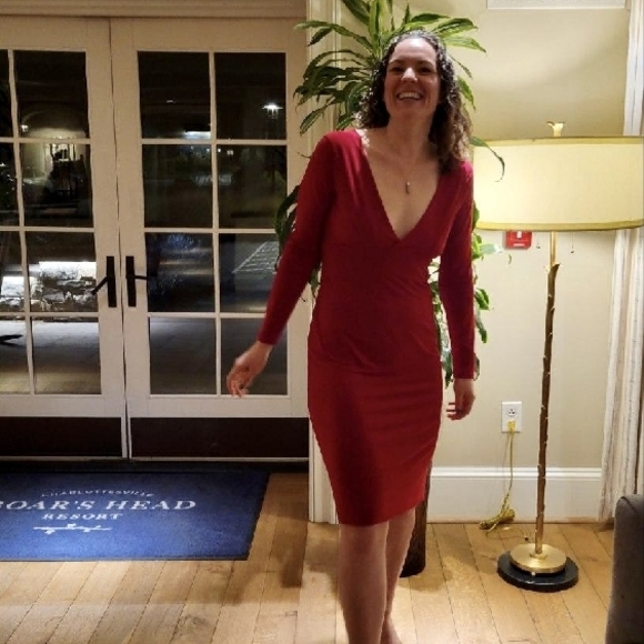 Elegant Red Long Sleeve Dress - Picture 1 of 4